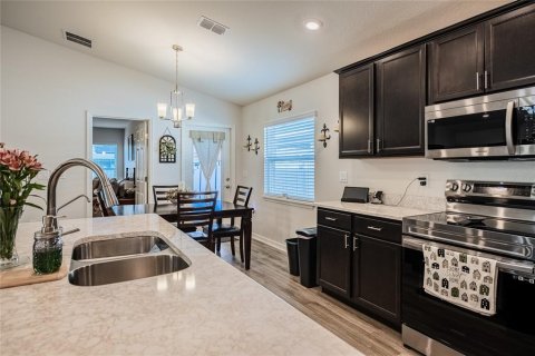 House in Winter Haven, Florida 3 bedrooms, 144.28 sq.m. № 2111085 - photo 27