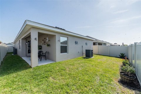 House in Winter Haven, Florida 3 bedrooms, 144.28 sq.m. № 2111085 - photo 9