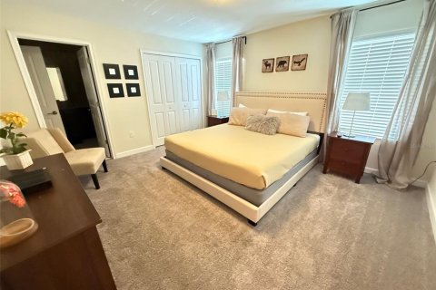 Townhouse in Davenport, Florida 4 bedrooms, 176.7 sq.m. № 2103912 - photo 16
