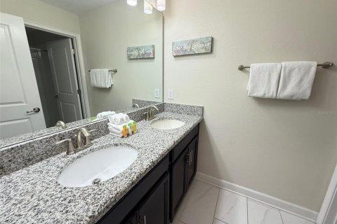 Townhouse in Davenport, Florida 4 bedrooms, 176.7 sq.m. № 2103912 - photo 22