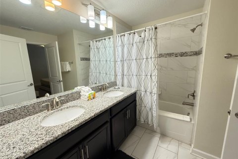 Townhouse in Davenport, Florida 4 bedrooms, 176.7 sq.m. № 2103912 - photo 18