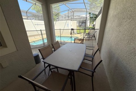 Townhouse in Davenport, Florida 4 bedrooms, 176.7 sq.m. № 2103912 - photo 15