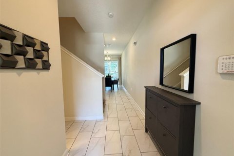 Townhouse in Davenport, Florida 4 bedrooms, 176.7 sq.m. № 2103912 - photo 4