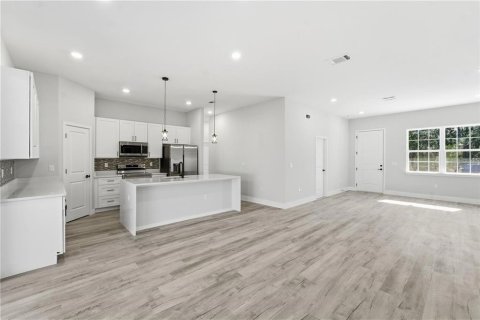 House in Ocala, Florida 4 bedrooms, 167.41 sq.m. № 2233084 - photo 6