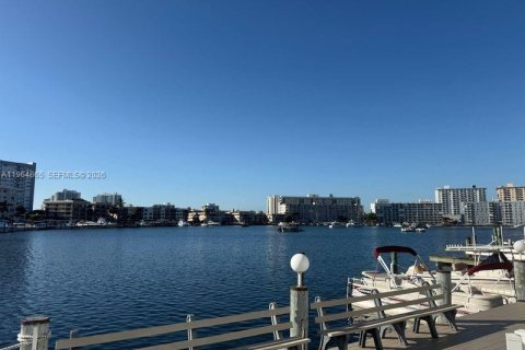 Купить кондоминиум в Халландейл-Бич, Флорида 1 спальня, 65.03м2, № 2026996 - фото 24