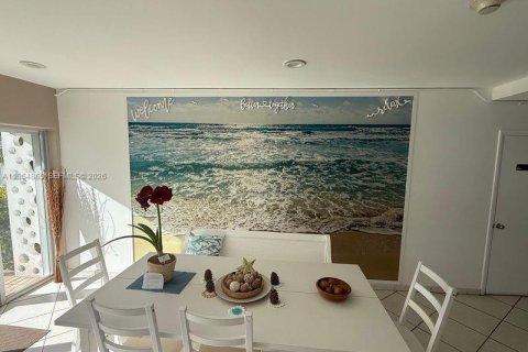 Купить кондоминиум в Халландейл-Бич, Флорида 1 спальня, 65.03м2, № 2026996 - фото 13