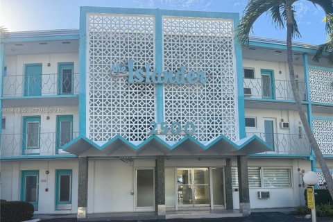 Купить кондоминиум в Халландейл-Бич, Флорида 1 спальня, 65.03м2, № 2026996 - фото 3