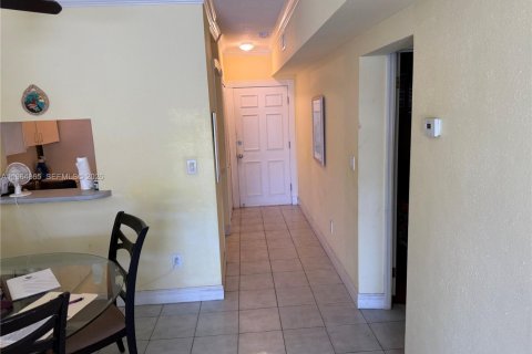 Купить кондоминиум в Халландейл-Бич, Флорида 1 спальня, 65.03м2, № 2026996 - фото 4