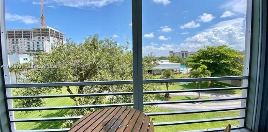 Condominio en Dania Beach, Florida, 2 dormitorios  № 2030727