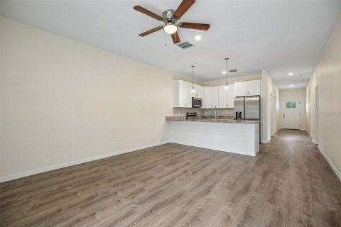 Commercial property in Port Charlotte, Florida 214.42 sq.m. № 2098347 - photo 3
