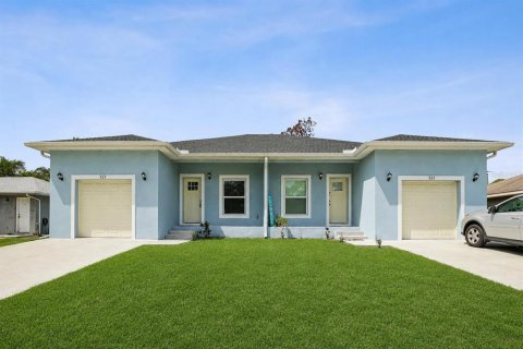 Commercial property in Port Charlotte, Florida 214.42 sq.m. № 2098347