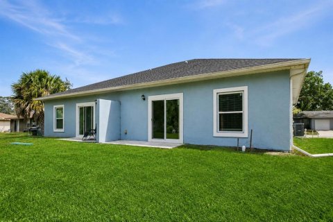 Commercial property in Port Charlotte, Florida 214.42 sq.m. № 2098347 - photo 18