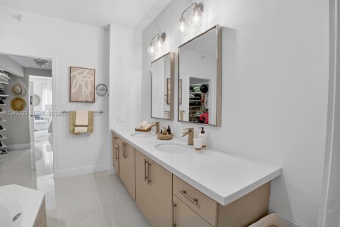 Copropriété à vendre à Doral, Floride: 3 chambres, 181.16 m2 № 2000990 - photo 20