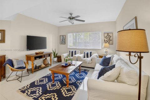 Copropriété à vendre à Doral, Floride: 3 chambres, 181.16 m2 № 2000990 - photo 12