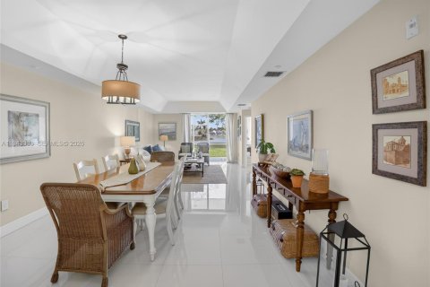 Condo à Doral, Floride, 3 chambres  № 2000990