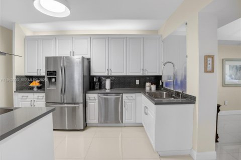 Copropriété à vendre à Doral, Floride: 3 chambres, 181.16 m2 № 2000990 - photo 10