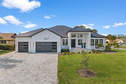 House in Nokomis, Florida 5 bedrooms, 343.83 sq.m. № 1831879 - photo 1