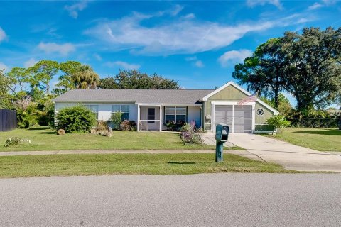 House in North Port, Florida 2 bedrooms, 124.86 sq.m. № 2348327