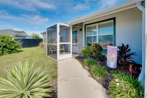 Villa ou maison à vendre à North Port, Floride: 2 chambres, 124.86 m2 № 2348327 - photo 4