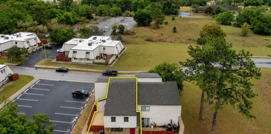 Adosado en Ocala, Florida 2 dormitorios, 115.48 m2 № 2102256
