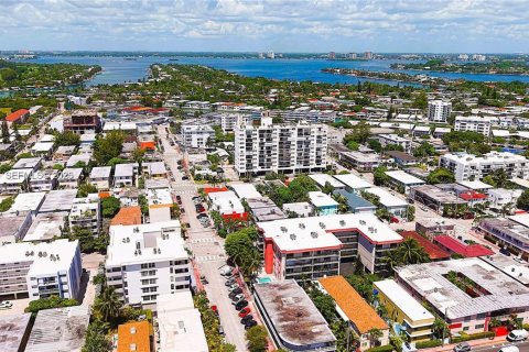 Copropriété à vendre à Miami Beach, Floride: 2 chambres, 100.89 m2 № 1996856 - photo 11