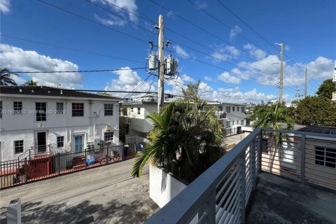 Copropriété à vendre à Miami Beach, Floride: 2 chambres, 100.89 m2 № 1996856 - photo 17