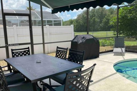 Villa ou maison à vendre à Kissimmee, Floride: 4 chambres, 207.17 m2 № 1990511 - photo 21