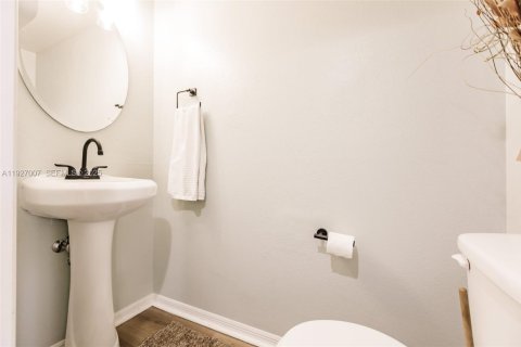 Villa ou maison à vendre à Kissimmee, Floride: 4 chambres, 207.17 m2 № 1990511 - photo 29