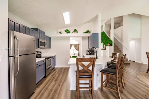 Villa ou maison à vendre à Kissimmee, Floride: 4 chambres, 207.17 m2 № 1990511 - photo 5