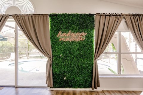 Villa ou maison à vendre à Kissimmee, Floride: 4 chambres, 207.17 m2 № 1990511 - photo 11