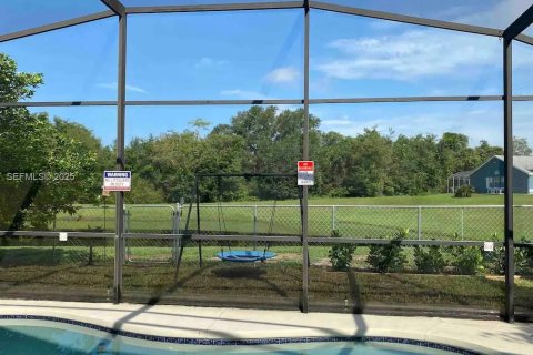 Villa ou maison à vendre à Kissimmee, Floride: 4 chambres, 207.17 m2 № 1990511 - photo 19