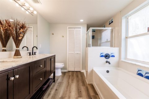 Villa ou maison à vendre à Kissimmee, Floride: 4 chambres, 207.17 m2 № 1990511 - photo 26