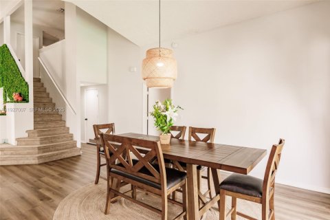 Villa ou maison à vendre à Kissimmee, Floride: 4 chambres, 207.17 m2 № 1990511 - photo 15