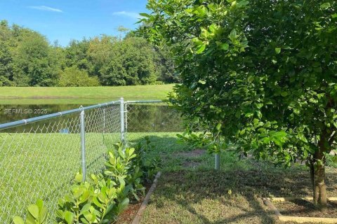 Villa ou maison à vendre à Kissimmee, Floride: 4 chambres, 207.17 m2 № 1990511 - photo 17