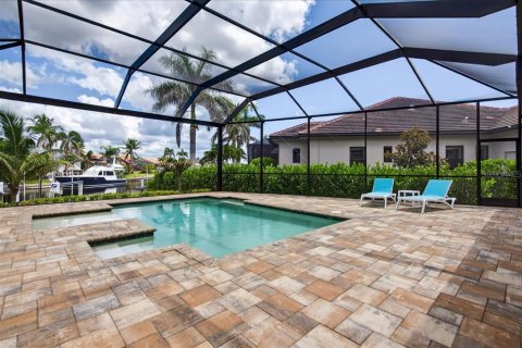 House in Punta Gorda, Florida 4 bedrooms, 234.58 sq.m. № 1810402 - photo 17