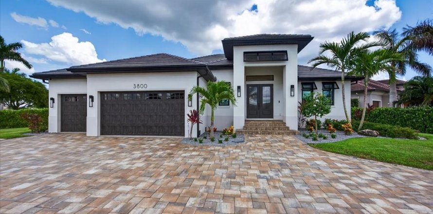 House in Punta Gorda, Florida 4 bedrooms, 234.58 sq.m. № 1810402