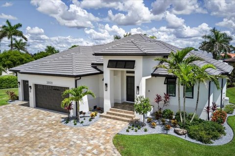 House in Punta Gorda, Florida 4 bedrooms, 234.58 sq.m. № 1810402 - photo 19