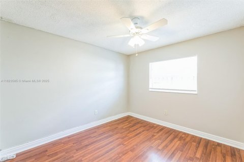 House in Boca Raton, Florida 3 bedrooms, 145.02 sq.m. № 1790619 - photo 23