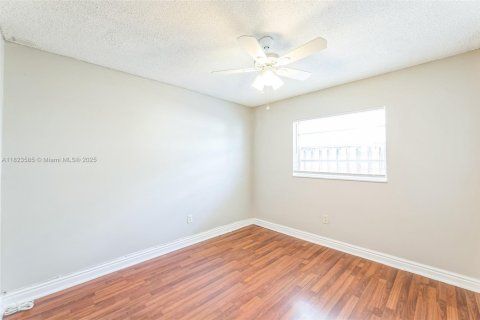 House in Boca Raton, Florida 3 bedrooms, 145.02 sq.m. № 1790619 - photo 24