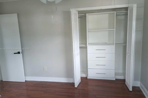 House in Boca Raton, Florida 3 bedrooms, 145.02 sq.m. № 1790619 - photo 6