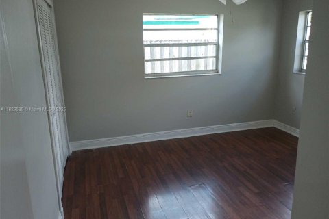 House in Boca Raton, Florida 3 bedrooms, 145.02 sq.m. № 1790619 - photo 5