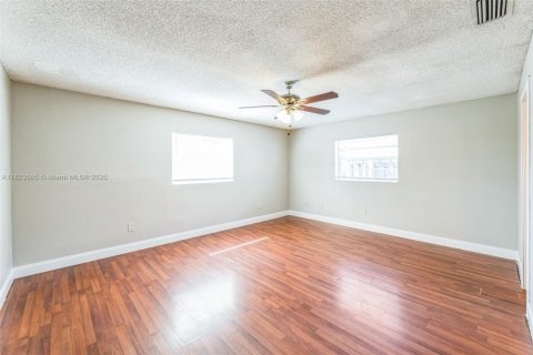House in Boca Raton, Florida 3 bedrooms, 145.02 sq.m. № 1790619 - photo 27