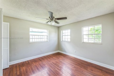 House in Boca Raton, Florida 3 bedrooms, 145.02 sq.m. № 1790619 - photo 20