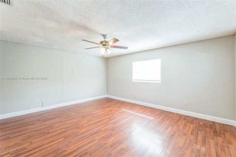 House in Boca Raton, Florida 3 bedrooms, 145.02 sq.m. № 1790619 - photo 29
