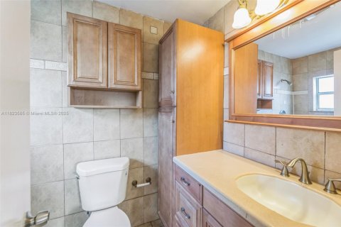 House in Boca Raton, Florida 3 bedrooms, 145.02 sq.m. № 1790619 - photo 18