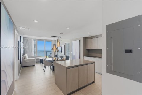 Condominio en venta en Hollywood, Florida, 2 dormitorios, 96.99 m2 № 2090366 - foto 2