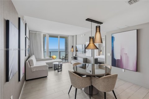 Condominio en venta en Hollywood, Florida, 2 dormitorios, 96.99 m2 № 2090366 - foto 5