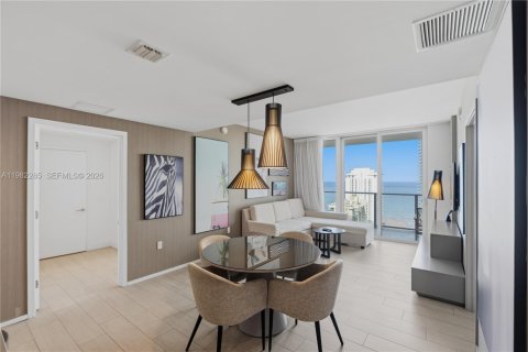 Condominio en venta en Hollywood, Florida, 2 dormitorios, 96.99 m2 № 2090366 - foto 4