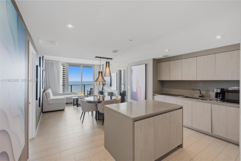 Condo in Hollywood, Florida, 2 bedrooms № 2090366