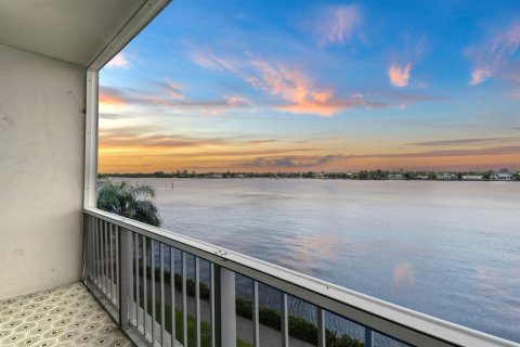 Copropriété à vendre à Palm Beach, Floride: 2 chambres, 145.67 m2 № 2146062 - photo 25